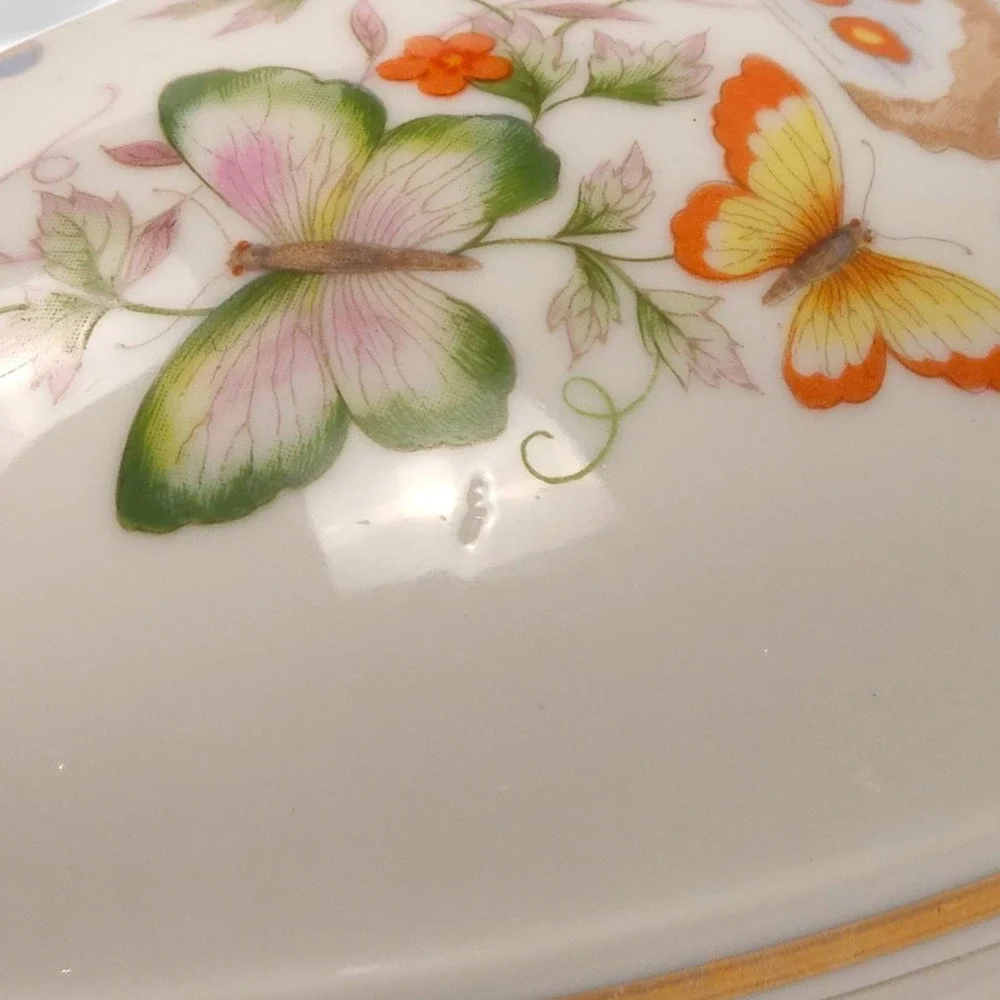 Vintage Avon Porcelain Egg Trinket Box Butterfly Fantasy 1979 Japan 22K Gold...